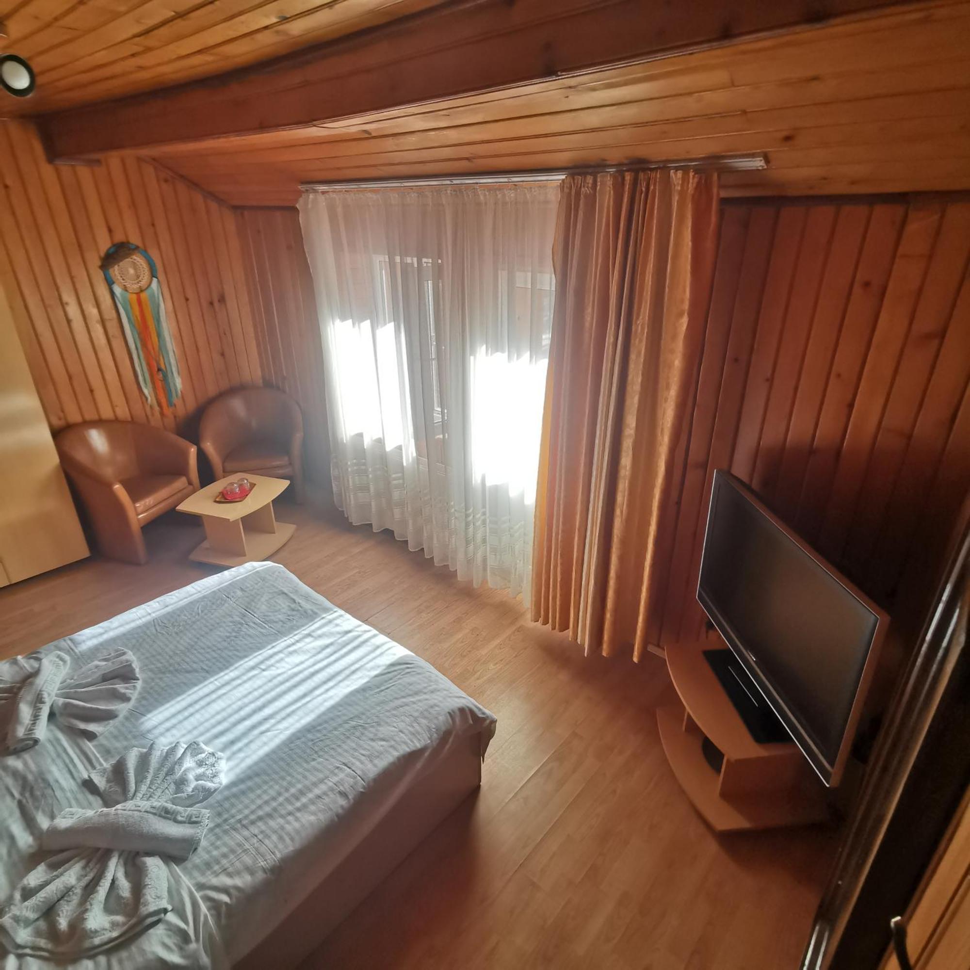 Pensiunea Fara Nume 부스테니 외부 사진